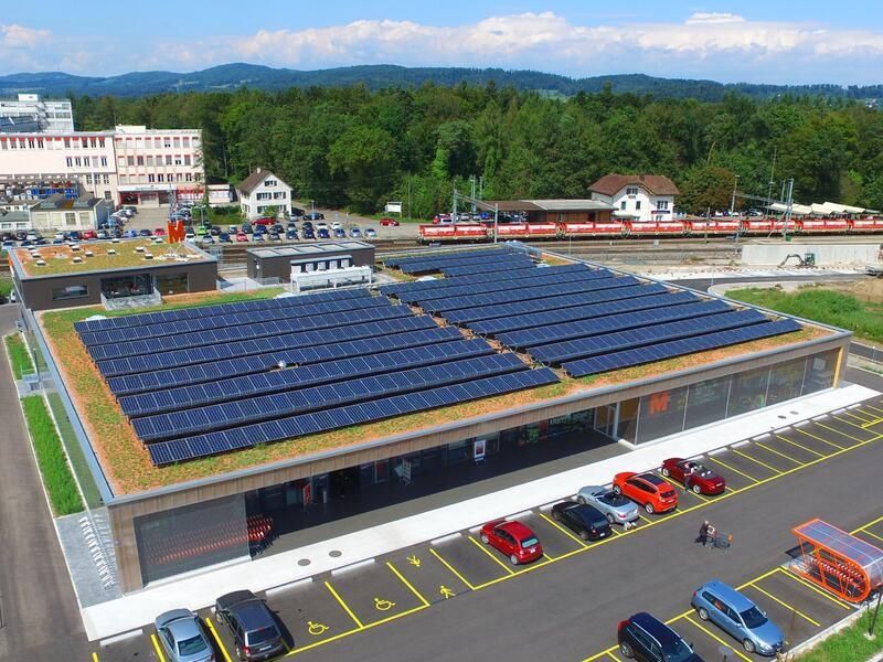 Photovoltaik Anlagen auf einem Markt